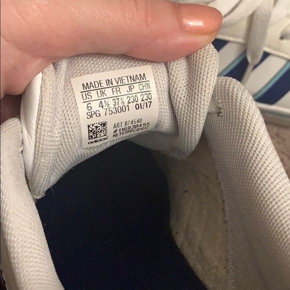 adidas sneakers - Picture 4 of 7